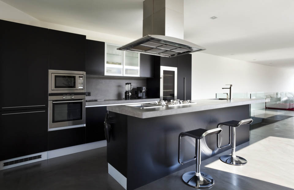 Дизайн интерьера кухни в черном цвете
