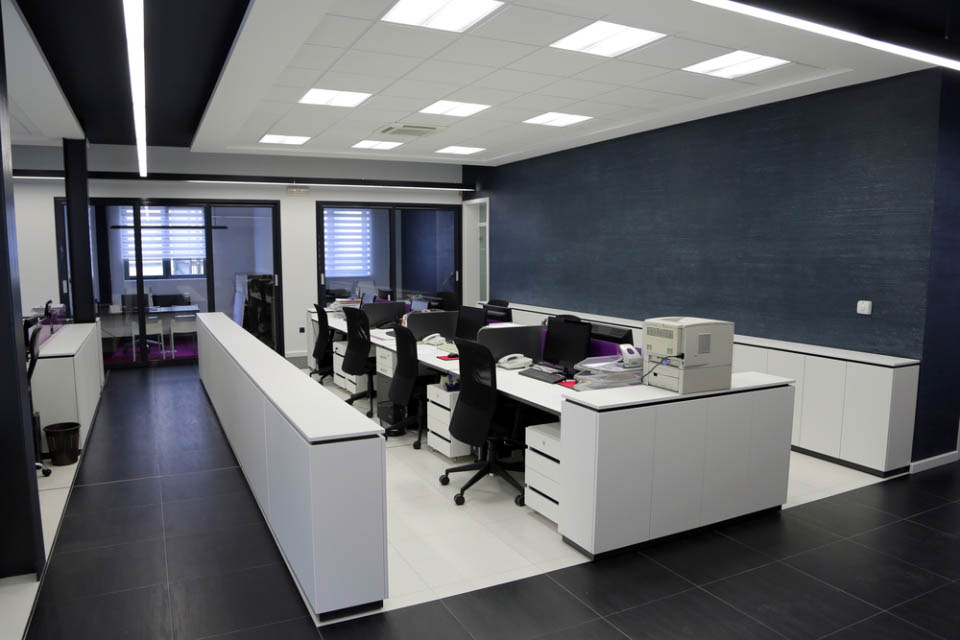 Дизайн офиса с подвесными потолками