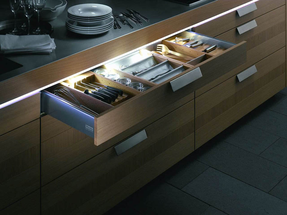 Освещение кухонного шкафа в дизайне интерьера